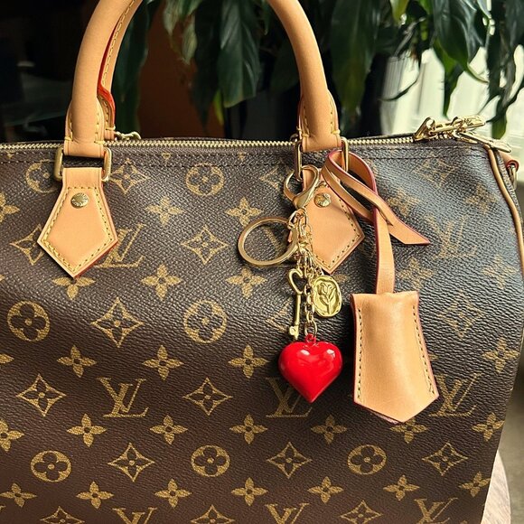 HEARTS AND FLOWERS Bag Charm Gold Tone 🌺 - Picture 2 of 9